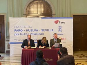 Huelva, Faro y Sevilla se unen para lograr un tren de alta velocidad que una Andalucía y el Algarve