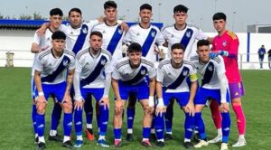 El Atlético Onubense se mostró superior al UP Viso al que derrotó por 2-0 en la Ciudad Deportiva 'Francisco Mendoza' y se afianza como líder. / Foto: @futbolbaserecre.