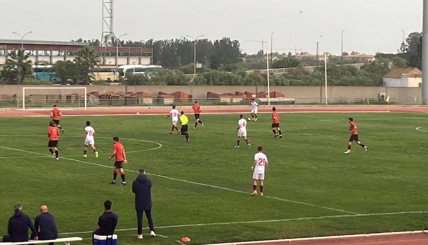 Gran triunfo del Ayamonte ante el Sevilla C en el estreno de Cándido Rosado en el banquillo fronterizo. / Foto: G. F. O.