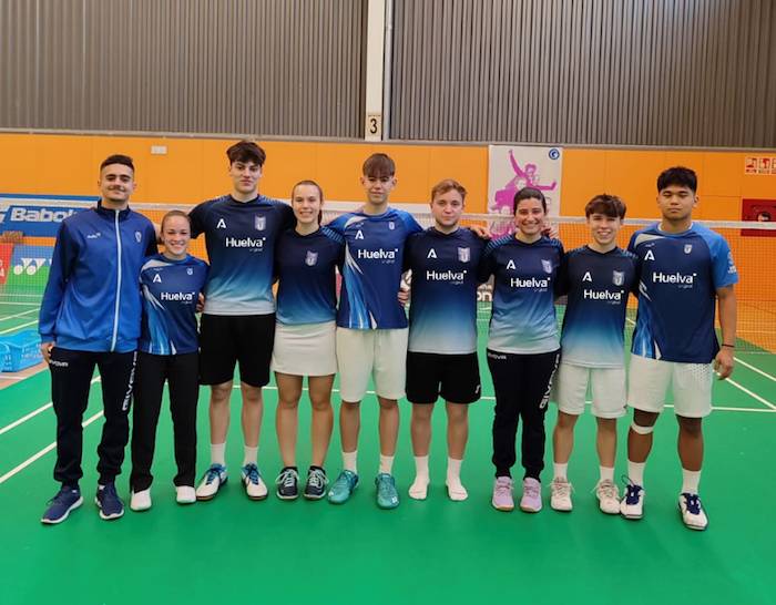 Componentes del CD Bádminton Huelva en la tercera jornada de la Liga Nacional de Clubes Primera Oro. / Foto: @CDBHUELVA.