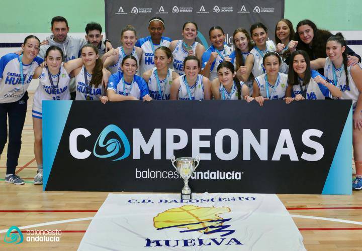 Componentes del Plasik Ciudad de Huelva, campeón del Provincial Junior femenino de baloncesto. / Foto: FAB Huelva.