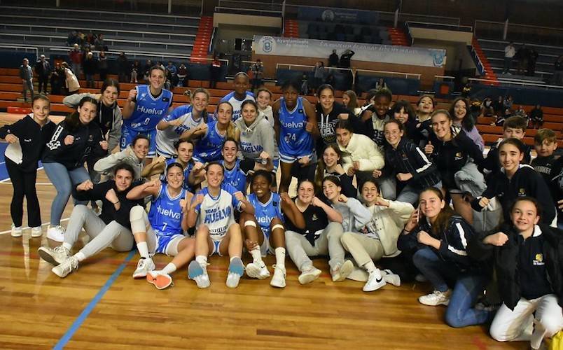 El Ciudad de Huelva femenino al ganar en Moguer se aseguró prácticamente el primer puesto del grupo C de la LNF1 de baloncesto. / Foto: CD Huelva La Luz.