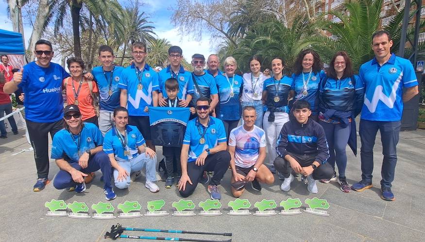 Componentes del CD Multideporte Huelva en el Campeonato de Andalucía de Marcha Nórdica que ha tenido lugar en Linares (Jaén).