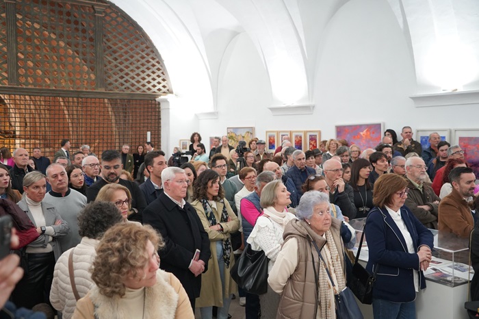 Multitudinaria apertura de la exposición Mons Urium en el monasterio colombino de Santa Clara