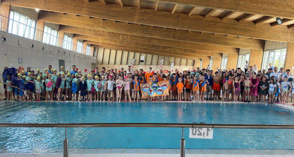 Participantes en el II Encuentro del Circuito de Diputación de Natación celebrado el pasado sábado en Cartaya. / Foto: @CNHUELVA.