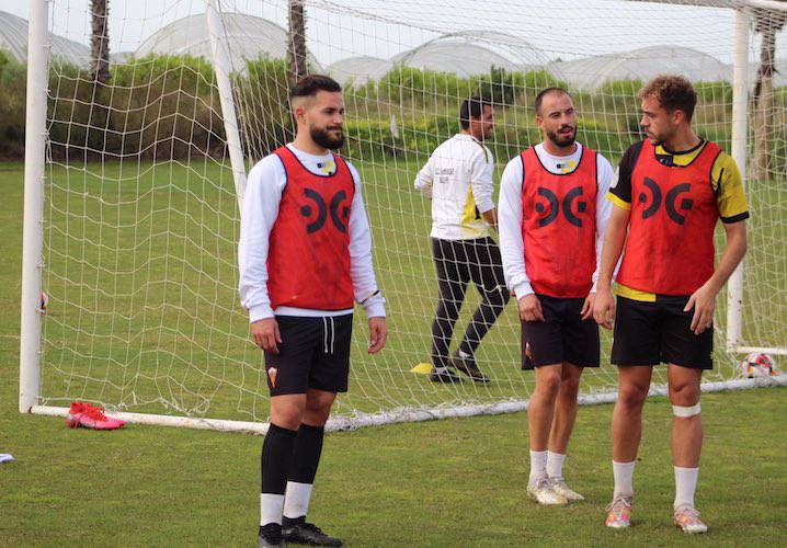 El San Roque está preparado para buscar los tres puntos en el feudo de la histórica Real Balompédica Linense. / Foto: @SanRoqueLepe.