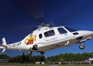 La mujer fue trasladada al hospital en un helicóptero del 061