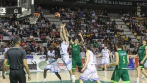 El Ciudad de Huelva se trabajó un merecido triunfo ante el Lobe Huesca La Magia que nada pudo hacer por evitar la derrota. / Foto: Laura Ayerbe / Diario del Alto Aragón.