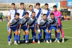 Formación del Atlético Onubense en su partido ante el Castilleja en el que amarró el ascenso de categoría. / Foto: G. N.