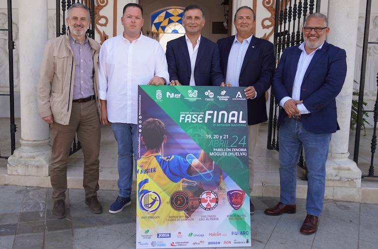 La Fase Final de Andalucía que decidirá qué dos equipos toman parte en el Sector de Ascenso a la Primera División Nacional de Balonmano, presentada en Moguer, escenario del evento.