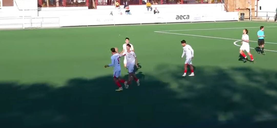 Los jugadores de La Palma celebran tímidamente el gol de Alvarito que significó el 2-1, a la postre definitivo. / Foto: Captura imagen Telecable Las Cabezas.