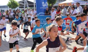 Salida de una las carreras en categorías menores del XXXII Cross Popular San Juan Bautista.