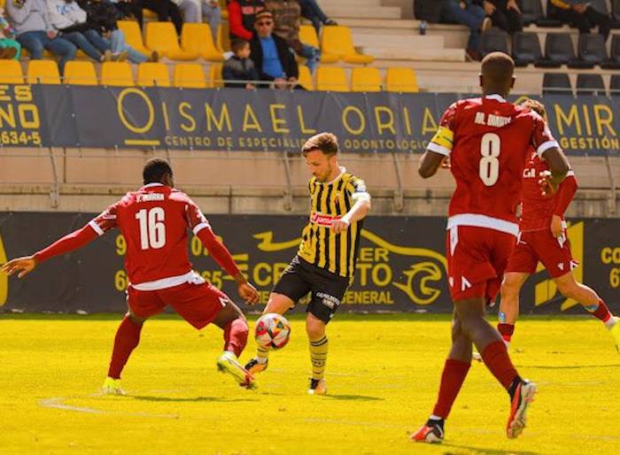 La vuelta de Camacho a la medular puede ser una de las pocas novedades del San Roque ante el Vélez CF. / Foto: @SanRoqueLepe.