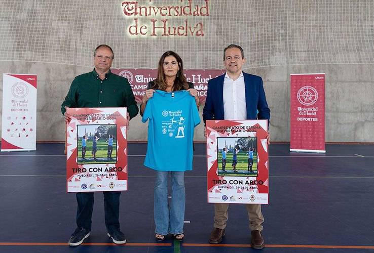 Un momento de la presentación del Campeonato de España Universitario de Tiro con Arco que se celebrará el sábado en las instalaciones del Club Asirio.