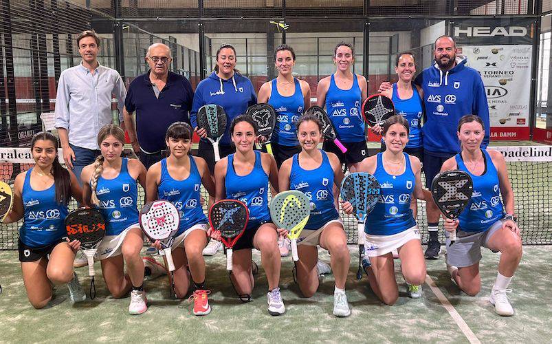 Componentes del AVS Volea QG que este fin de semana en Mérida afrontan la Fase Final del Campeonato de España de Equipos de Tercera Categoría de pádel.