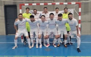 Formación del Smurfit Kappa, en Cañada Rosal (Sevilla) en su partido ante el líder CD Deporte y Ocio (ADYO). / Foto: @LaPalmaFS.