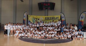 Palos de la Frontera clausuró las Escuelas Deportivas Municipales 2023-24 con un acto en el que se entregaron trofeos y medallas a los participantes.