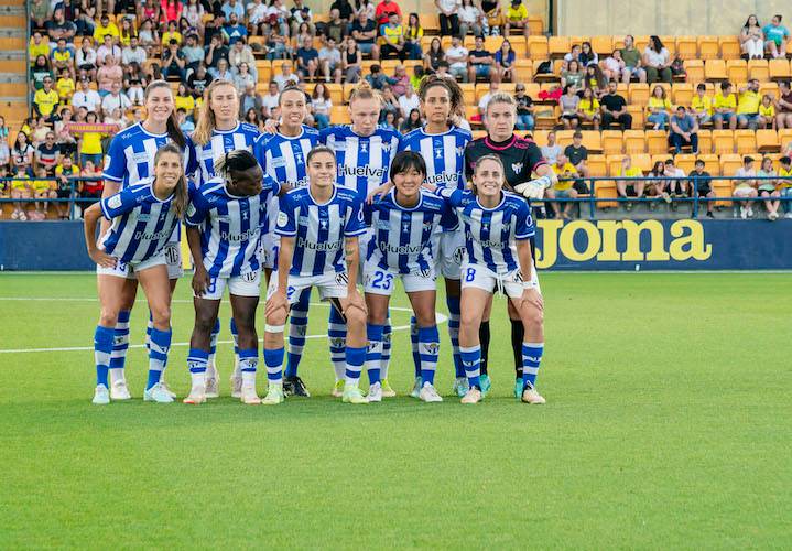 Formación inicial del Sporting en Villarreal, donde ha jugado el último partido como visitante en la Liga F. / Foto: @sportinghuelva.