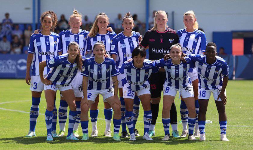 Formación inicial del Sporting en su anterior partido de Liga en casa ante el Granada, al que ganó. / Foto: @sportinghuelva.