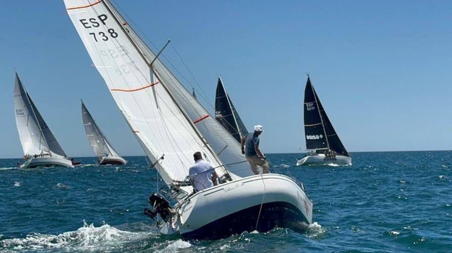 Todo un éxito resultó la XII Regata 'Playas de Punta Umbría', prueba ganada por el 'Trebolísimo Dos-Asisa' de Curro Azcárate.