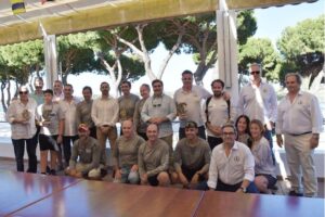 Foto de familia de los ganadores de la regata organizada por el Club Deportivo Náutico Punta Umbría.