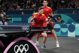 María Xiao y Álvaro Robles no pudieron acceder a la pelea por las medalla, aunque se llevan el primer diploma olímpico del tenis de mesa español. / Foto: Paris 2024.