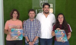 Un momento de la presentación del XXIV Campeonato 'Arena Sur-Ciudad de Lepe' de balonmano playa que tendrá lugar este fin de semana en la playa de Santa Pura.