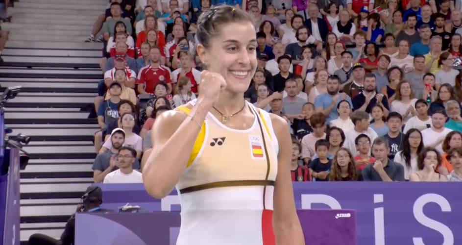 Carolina Marín no tuvo problemas para derrotar a la irlandesa Darragh y confirmar su pase a los octavos de final del torneo individual femenino de bádminton de los JJOO de París. / Foto: Captura imagen Teledeporte.