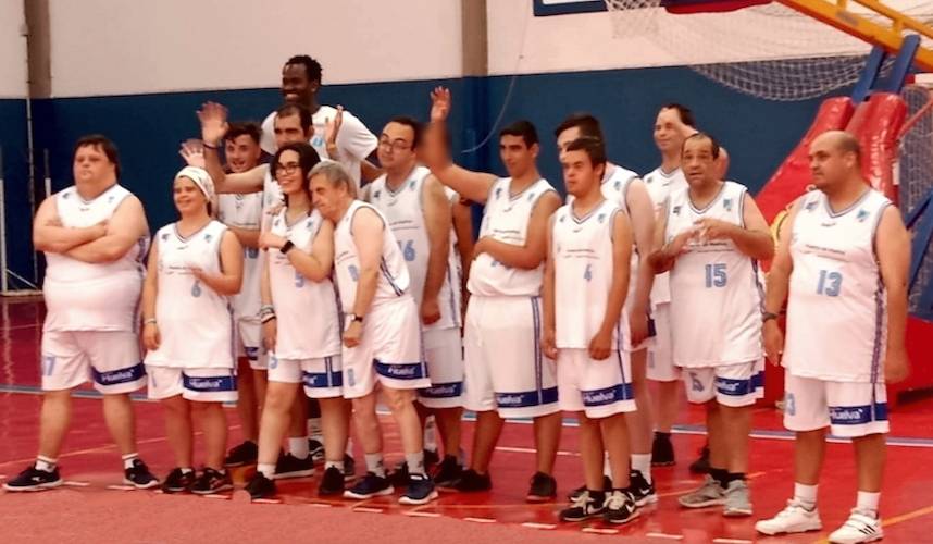 El Ciudad de Huelva ha clausurado la temporada 2023-24 de la Escuela de Baloncesto Aspapronias CDH-Puerto de Huelva.