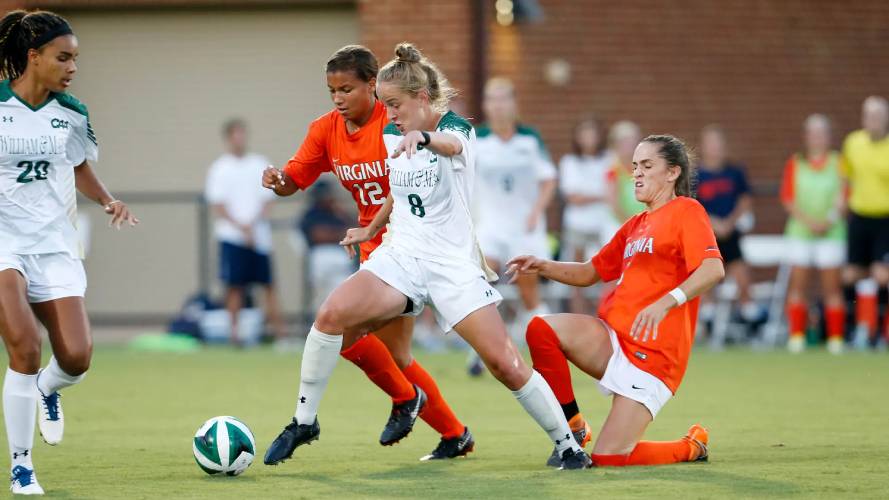 La norteamericanas Grace Santos se incorpora para reforzar el centro del campo del Sporting de Huelva.