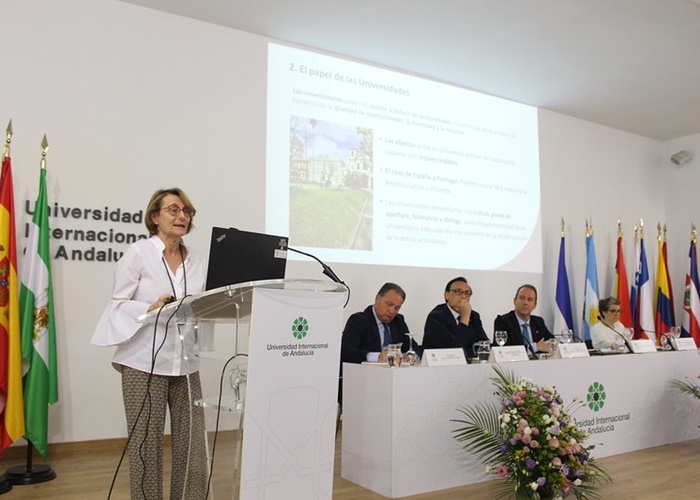 Se acoge además un nuevo encuentro universitario, esta vez como seminario, organizado junto a CRUE