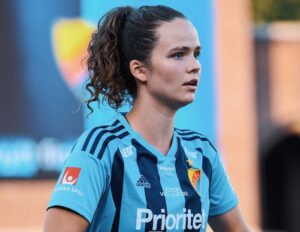 El Sporting de Huelva continúa reconstruyendo su plantilla y ahora hace oficial el fichaje de la defensa sueca Julia Walentowicz.