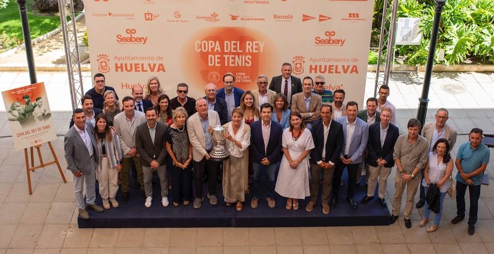 Foto de familia del acto de presentación en la Casa Colón de la 99ª edición de la Copa del Rey de Tenis que se celebrará los días 11 y 12 de julio.