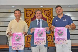 Un momento de la presentación del XII Torneo de Rugby Playa que tendrá lugar este próximo sábado en la zona del Albergue Juvenil.