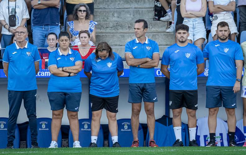 Antonio Toledo y Jenny Benítez comandarán la nave del Sporting con el objetivo de regresar a la élite del fútbol femenino nacional. / Foto: @sportinghuelva.