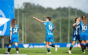 La mediocentro japonesa de 28 años, Ayaka Noguchi, se incorpora para reforzar la medular del Sporting Club de Huelva. / Foto: @RCDeportivoFem.