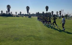 Comenzaron los entrenamientos de la pretemporada en el nuevo San Roque 2024-25. / Foto: @SanRoqueLepe.