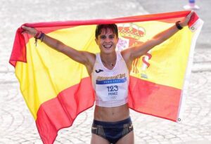 María Pérez cerró la carrera en la segunda posición logrando de esa manera la medalla de plata. / Foto: @COE_es.