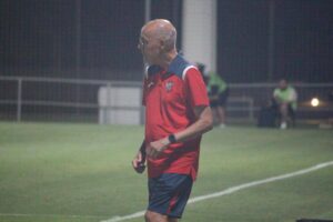 Antonio Toledo de nuevo ocupará el banquillo del cuadro onubense en su 'estreno' en la Primera Federación femenina. / Foto: @sportinghuelva.