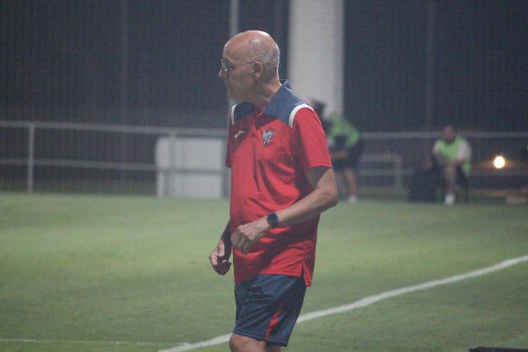 El equipo de Antonio Toledo, sin capacidad de reacción, perdió por 5-0 con el Barcelona B. / Foto: @sportinghuelva.