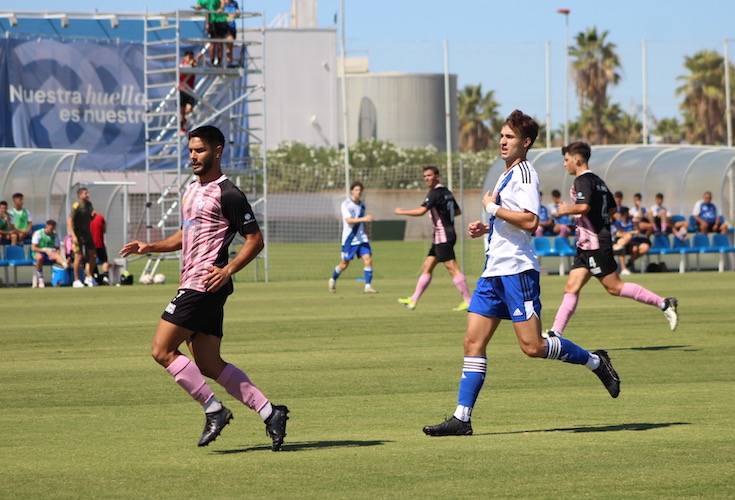 El filial del Recre, con la moral arriba tras ganar su primer partido en la Liga, espera sumar los tres puntos este domingo ante el CDI Sevilla Dos Hermanas. / Foto: G. N.