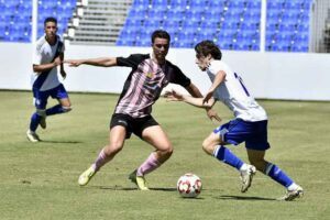 El Bollullos, que soprendió al Atlético Onubense en el estreno liguero, espera refrendar ese triunfo ganando el domingo a La Palma. / Foto: @bollulloscf1933.