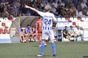 Pedro Chacón fue el autor del gol del empate del Bollullos, el que mostró el camino de la victoria ante La Palma. / Foto: @bollulloscf1933.