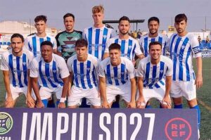 El Bollullos acude a por todas a su exigente partido en la matinal del domingo en el San Juan Bosco de Utrera. / Foto: @bollulloscf1933.