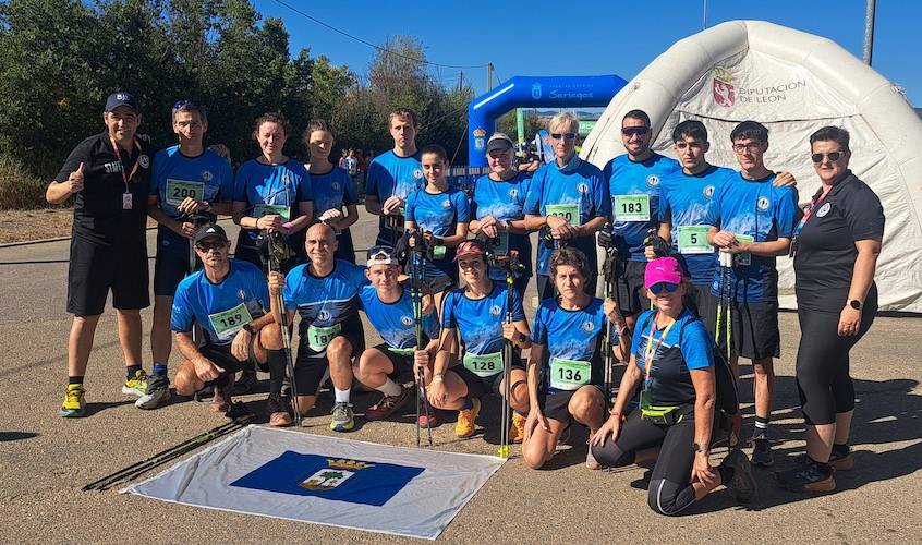 Representantes del CD Multideporte Huelva en el Campeonato de España Individual Absoluto de Marcha Nórdica celebrado el pasado sábado en Sariegos (León).