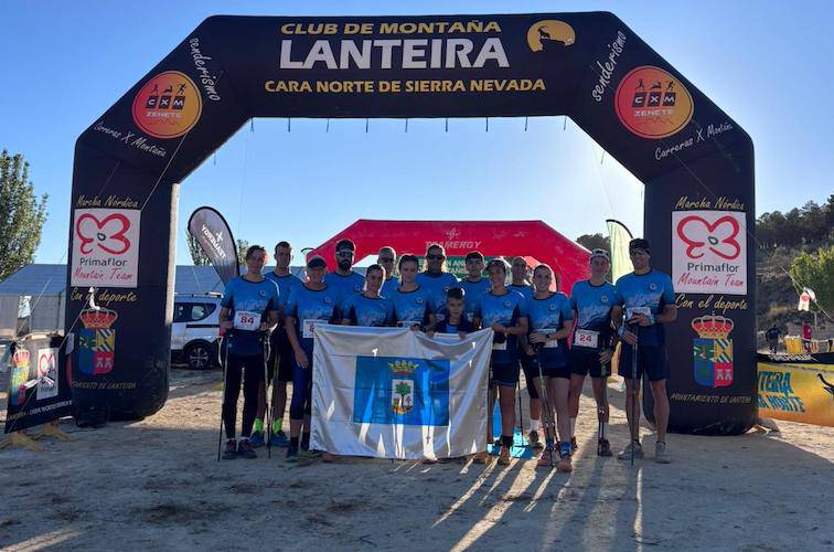 Componentes del CD Multideporte Huelva en el Campeonato de Andalucía de Clubes de Marcha Nórdica celebrado en la localidad granadina de Lanteira.