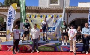 Podio femenino del IX Rally 'Coto de Montemayor', con la Junior Lucía García como brillante ganadora.