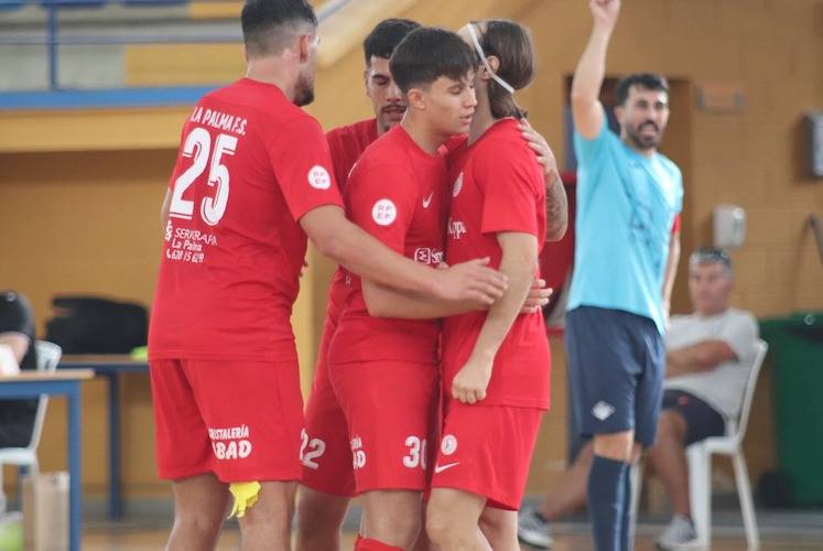 Los jugadores del Smurfit WestRock celebran uno de los goles anotados este sábado ante el Cádiz Futsal. / Foto: @LaPalmaFS.