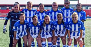 Formación inicial del Sporting de Huelva en su partido en Alcalá de Henares con el Atlético de Madrid B. / Foto: @sportinghuelva.