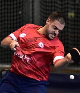 Amadeo Sánchez, que dio un punto decisivo en el duelo ante el Club Tenis de Mesa Coslada, en uno de sus partidos.